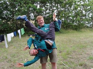 Junior bliver vendt på hovedet